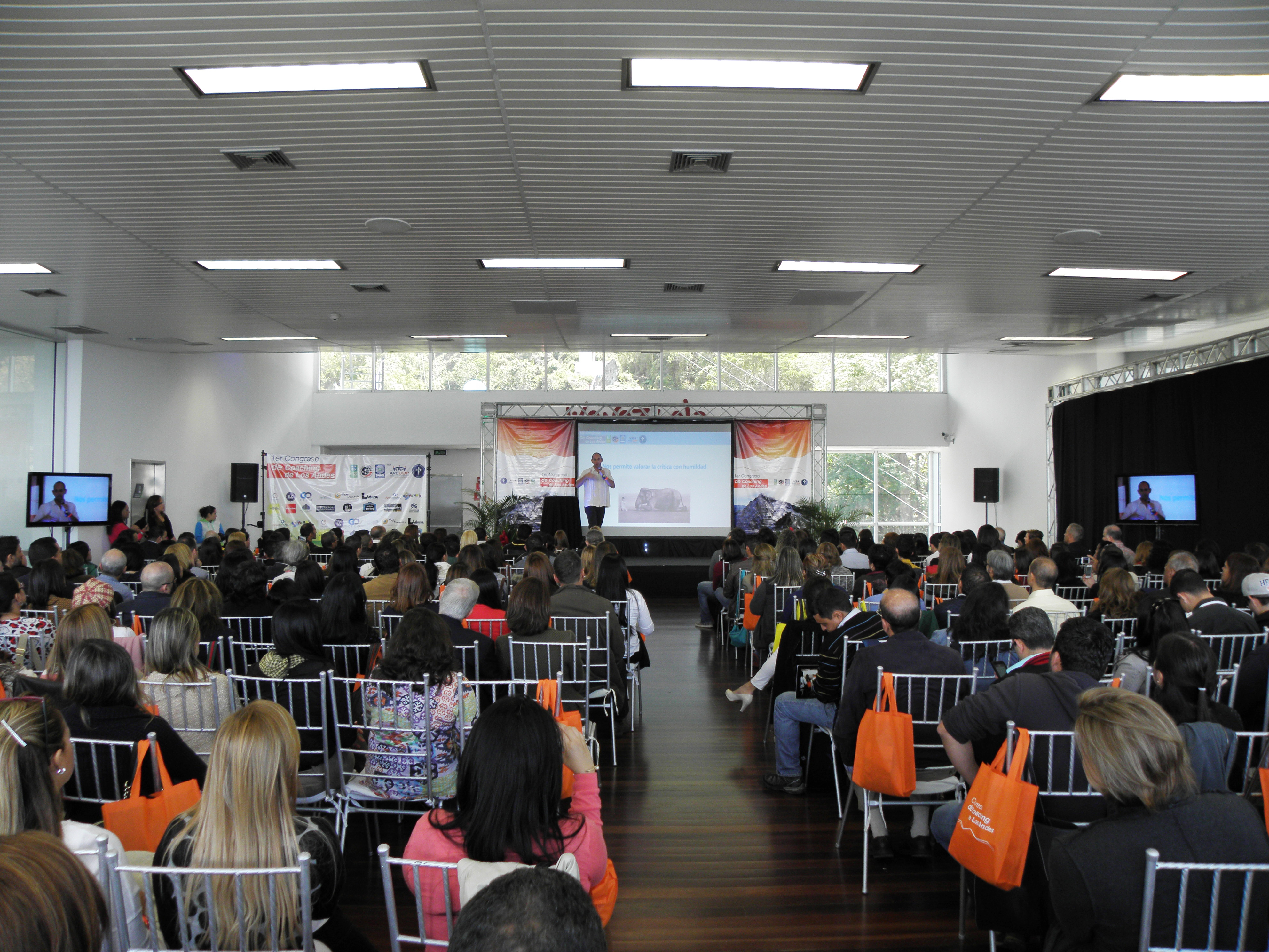Asistentes de todo el país se reunieron en el 1er. Congreso de Coaching de Los Andes.